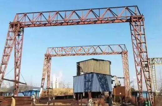 門式起重機減速機為什么漏油？我們平常該怎樣維修保養(yǎng)門式起重機？