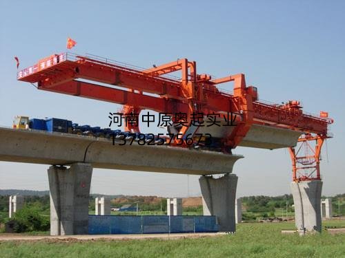 在架橋機(jī)工作的前期、中期要注意什么